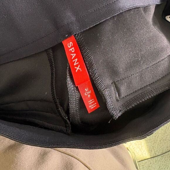 Spanx Black Faux Leather High Waisted Flare Pull On Pants Size Small - Picture 10 of 11